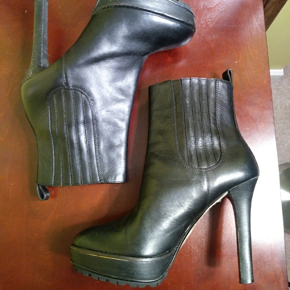 Michael Kors Heeled Leather Boots - Picture 8 of 8